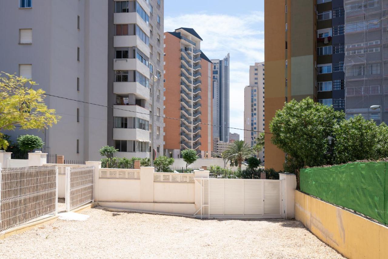Apartamento Alma Con Terreno Privado Y Parking Compartido - A 800M De Playa Poniente Benidorm Bagian luar foto